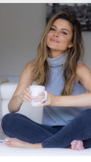 Maria Menounos feet photo thumbnail