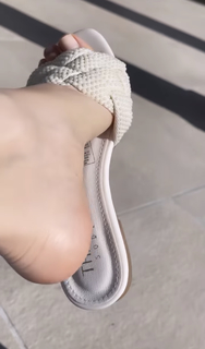 Thalía feet photo thumbnail