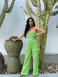 Katy Perry feet photo thumbnail