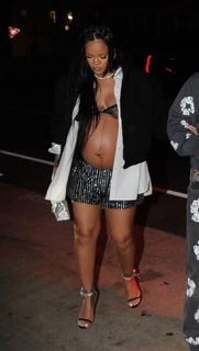 Rihanna feet photo thumbnail