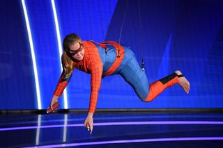 Amy Schumer feet photo thumbnail