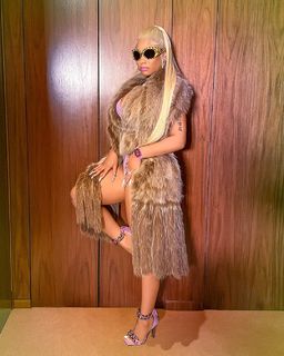 Nicki Minaj feet photo thumbnail