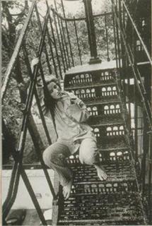 Emma Thompson feet photo thumbnail
