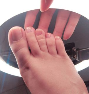 Isa Pes feet photo thumbnail