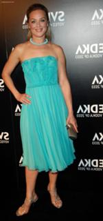 Elisabeth Röhm feet photo 2