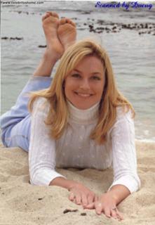 Elisabeth Röhm feet photo 3