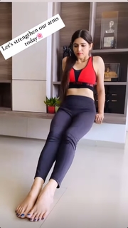 Poonam Yadav feet photo thumbnail