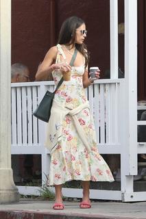 Jordana Brewster feet photo thumbnail
