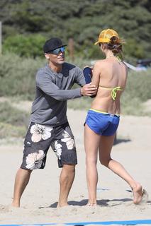 Alessandra Ambrosio feet photo thumbnail