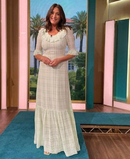 Lisa Snowdon feet photo thumbnail