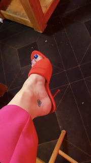 JoJo feet photo thumbnail