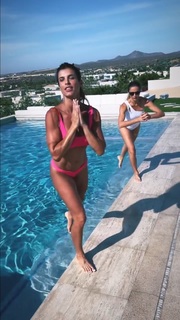 Elisabetta Canalis feet photo thumbnail