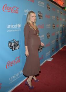 Molly Sims feet photo thumbnail