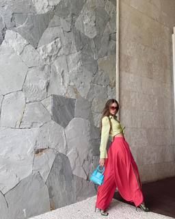 Xenia Tchoumitcheva feet photo thumbnail