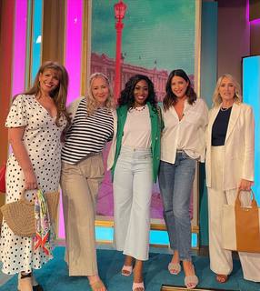 Lisa Snowdon feet photo thumbnail