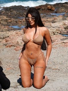 Chloe Ferry feet photo thumbnail