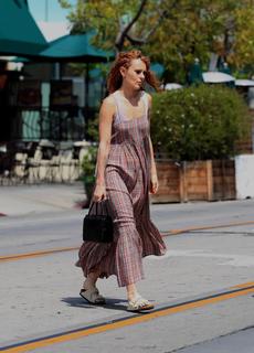 Rumer Willis feet photo thumbnail