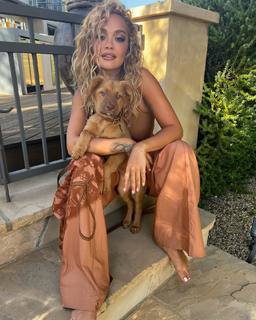 Rita Ora feet photo thumbnail
