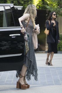 Paris Jackson feet photo thumbnail