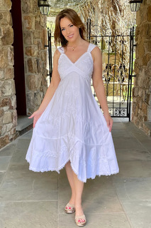 Lisa Robertson feet photo thumbnail