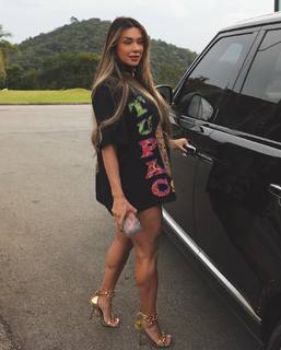 Juliana Salimeni feet photo thumbnail