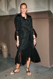 Uma Thurman feet photo thumbnail