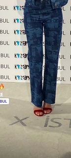 Serenay Sarikaya feet photo thumbnail