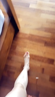 Joanna Jablczynska feet photo thumbnail