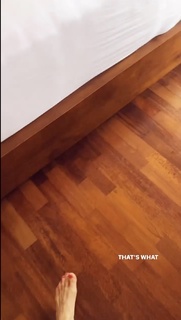 Joanna Jablczynska feet photo thumbnail