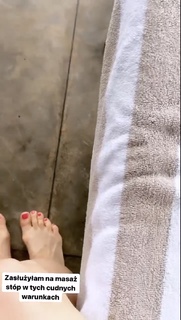 Joanna Jablczynska feet photo thumbnail