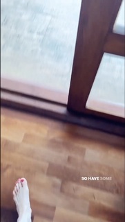 Joanna Jablczynska feet photo thumbnail