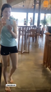 Joanna Jablczynska feet photo thumbnail
