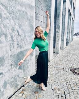 Alina Merkau feet photo thumbnail