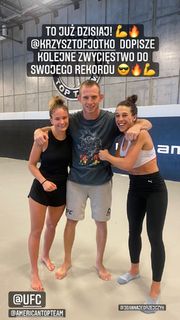 Karolina Kowalkiewicz feet photo thumbnail