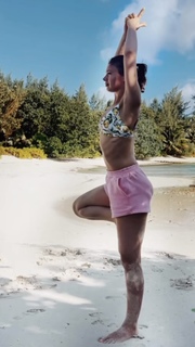 Klaudia Halejcio feet photo thumbnail