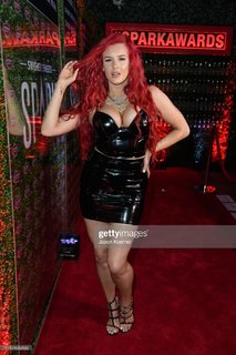 Justina Valentine feet photo thumbnail