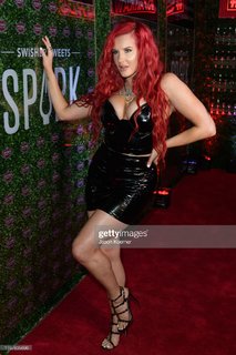 Justina Valentine feet photo thumbnail