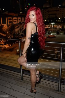 Justina Valentine feet photo thumbnail