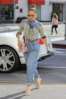 Jennifer Lopez feet photo thumbnail