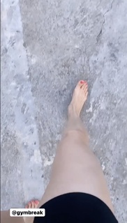 Joanna Jablczynska feet photo thumbnail