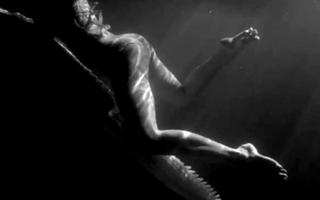 Lana Del Rey feet photo thumbnail