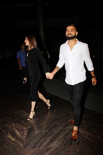 Anushka Sharma feet photo thumbnail