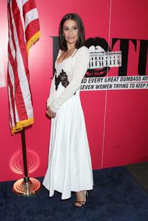 Lea Michele feet photo thumbnail