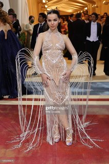 Dove Cameron feet photo thumbnail