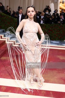 Dove Cameron feet photo thumbnail