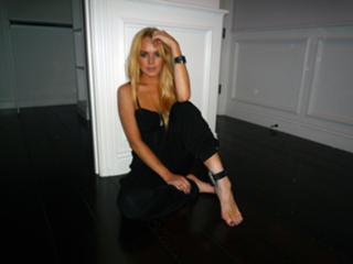 Lindsay Lohan feet photo thumbnail