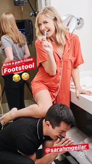 Sarah Michelle Gellar feet photo thumbnail