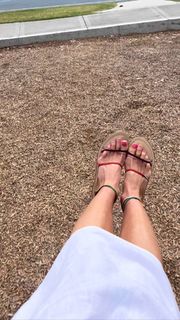 Jordana Brewster feet photo thumbnail