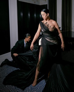 Katy Perry feet photo thumbnail