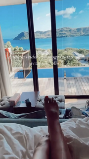 Klaudia Halejcio feet photo thumbnail
